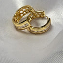 brinco argola com pequenas zirconias p