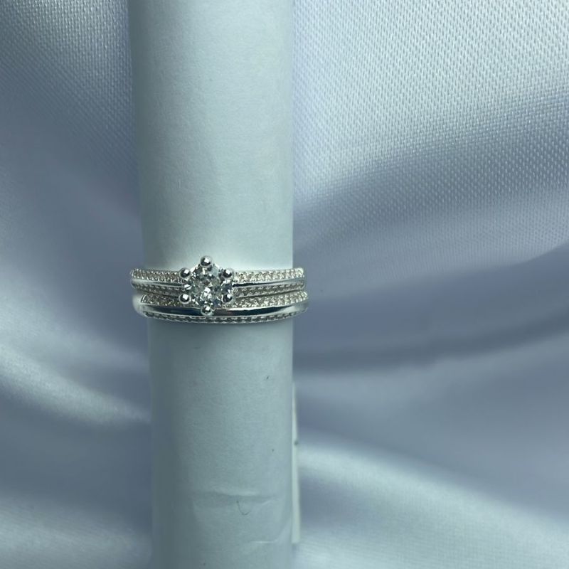 Anel Solitário e Aparador