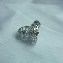 Brinco Argola Vazada Com Detalhes