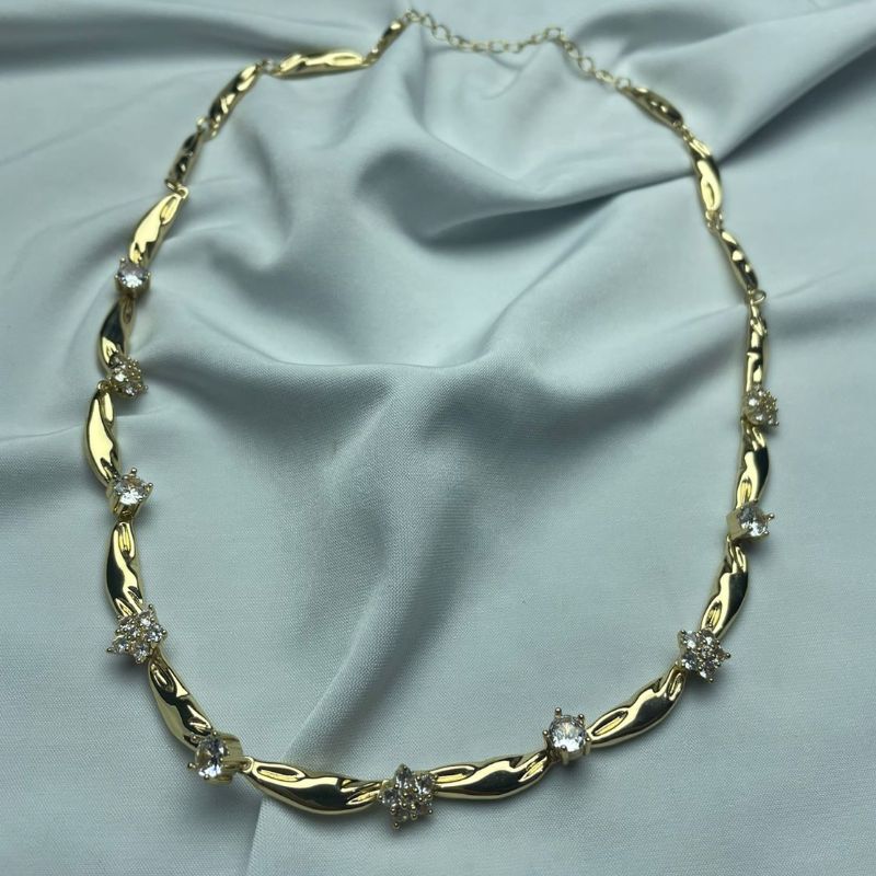 Colar Florzinha Cravejado